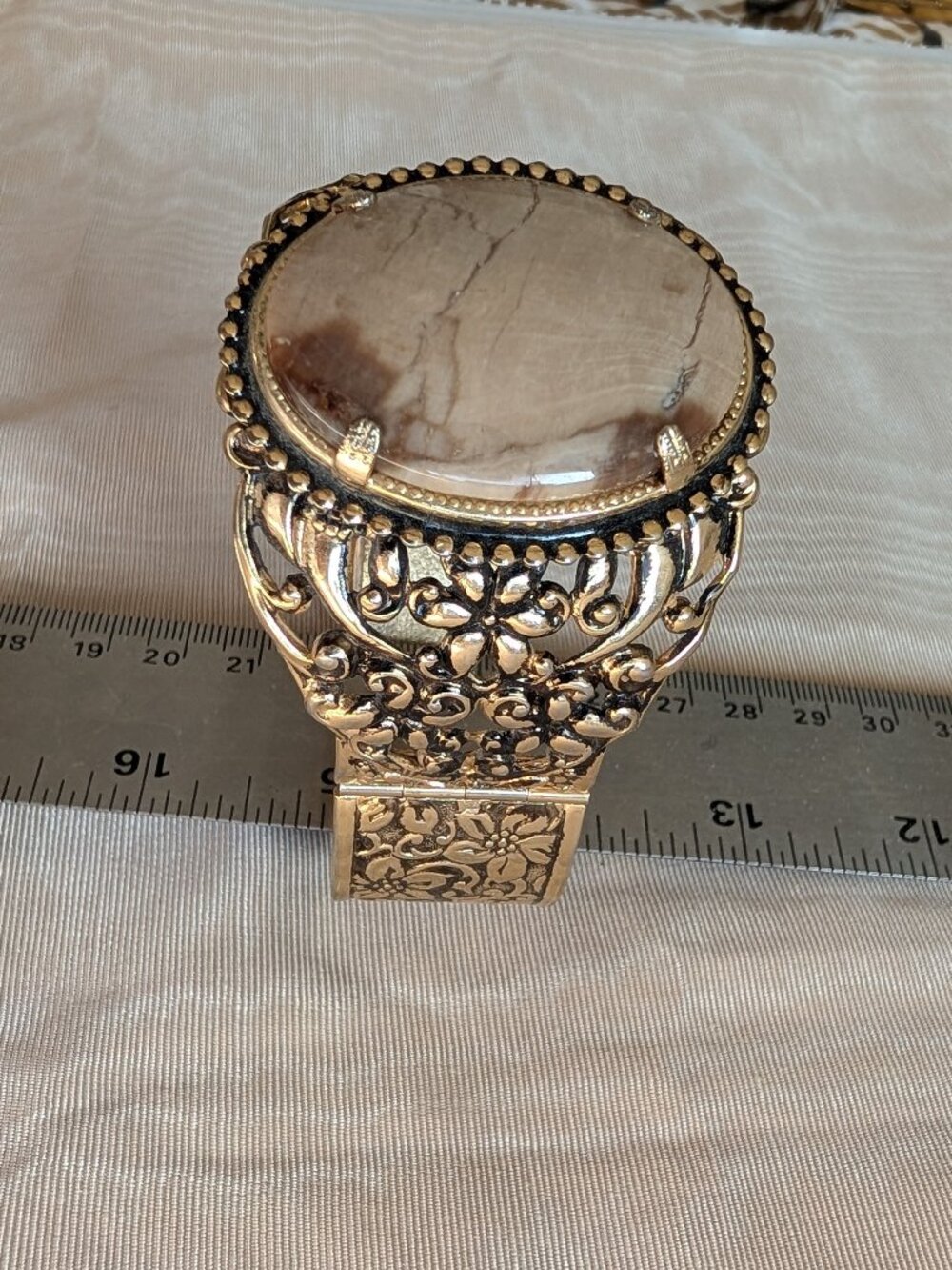 VTG Filigree + Agate Stone Gold Tone Bracelet. Hidden hinged clasp.Unique